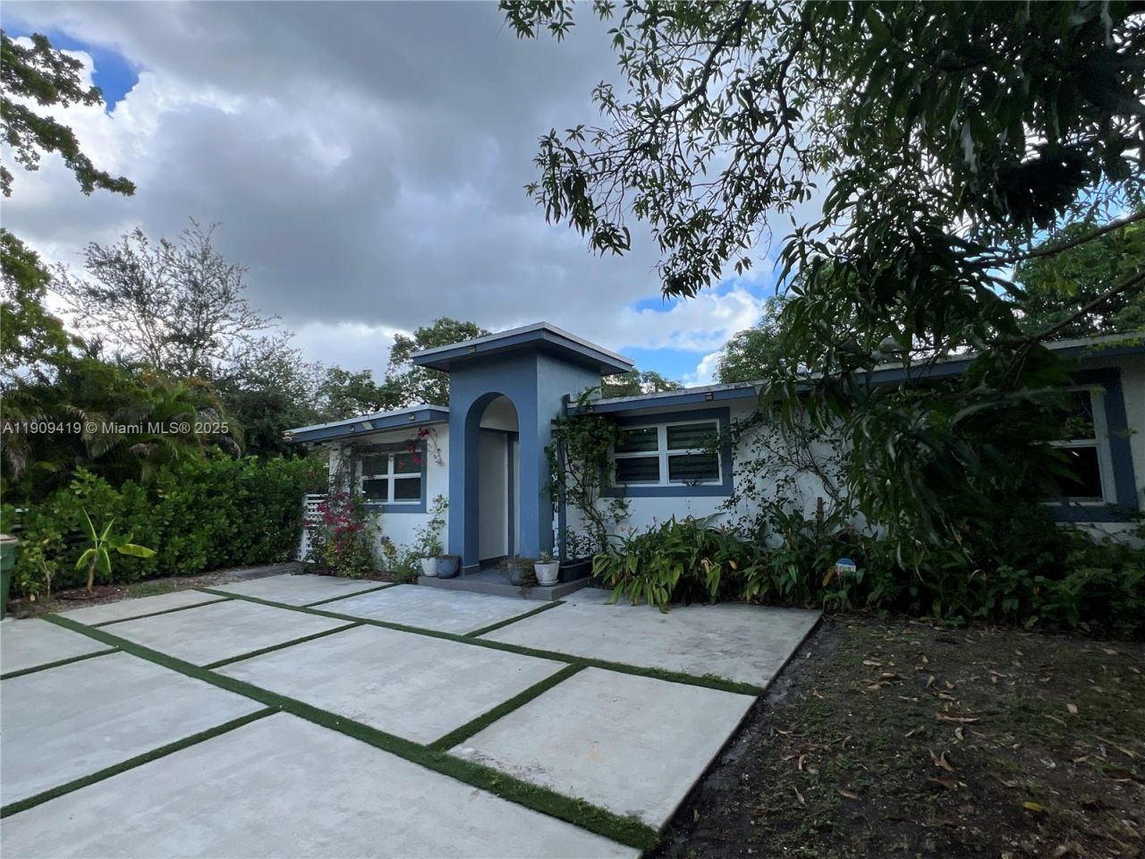 12685 NW Miami Ct, North Miami, FL 33168 Photo