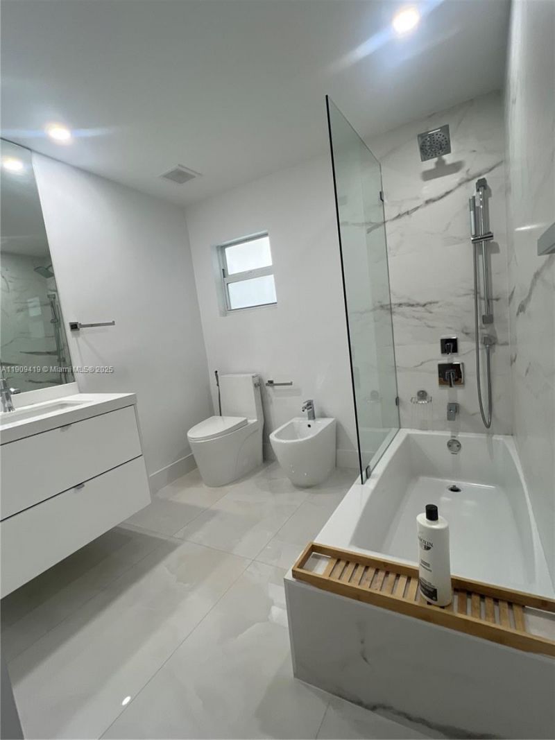 12685 NW Miami Ct, North Miami, FL 33168 Photo