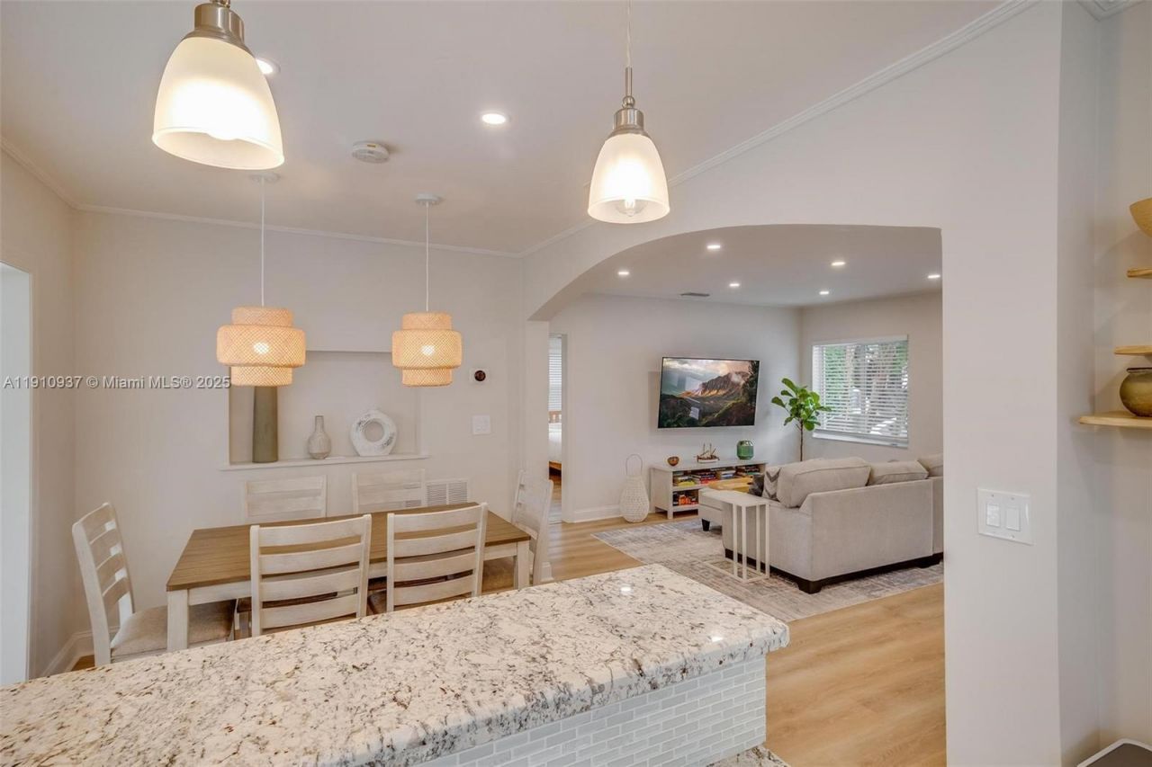 2969 SW 20th St, Miami, FL 33145 Photo