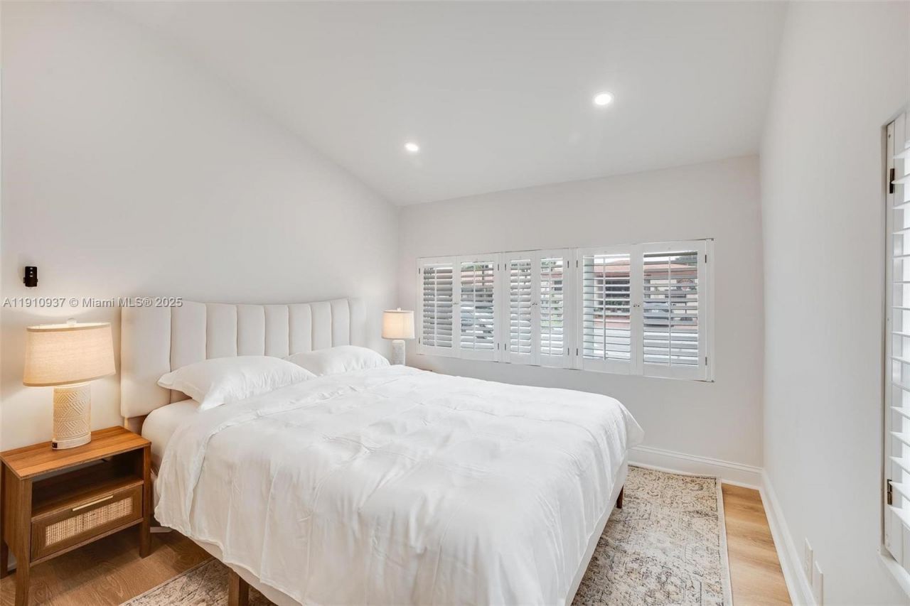 2969 SW 20th St, Miami, FL 33145 Photo