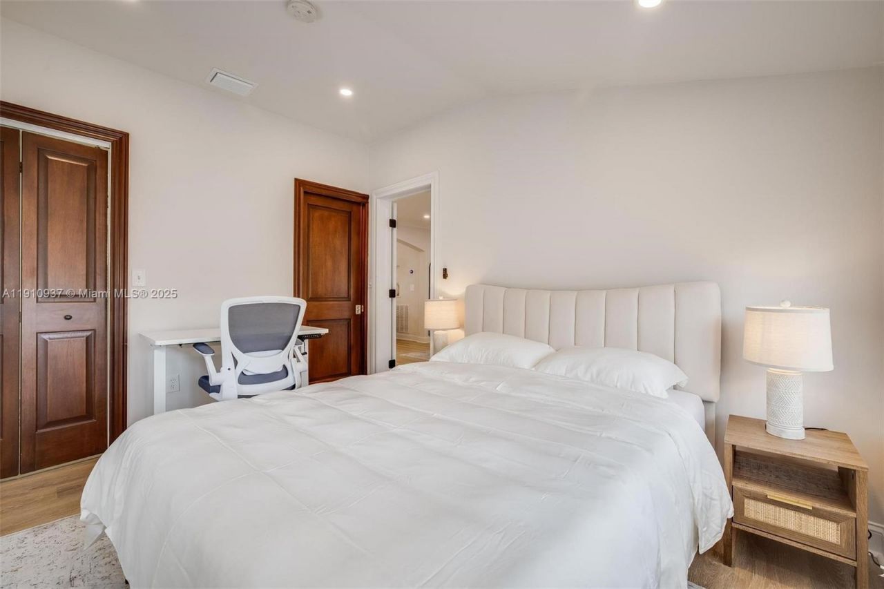 2969 SW 20th St, Miami, FL 33145 Photo