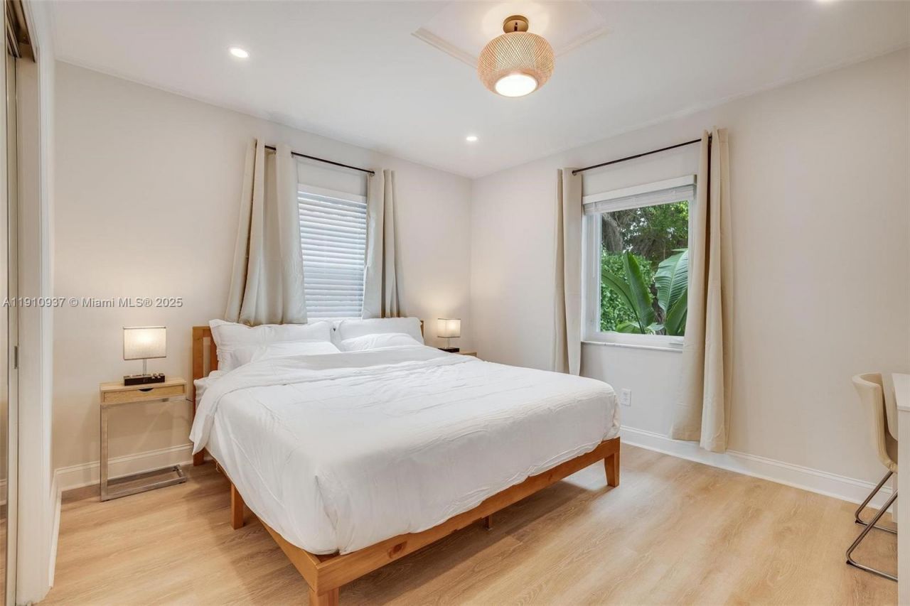 2969 SW 20th St, Miami, FL 33145 Photo