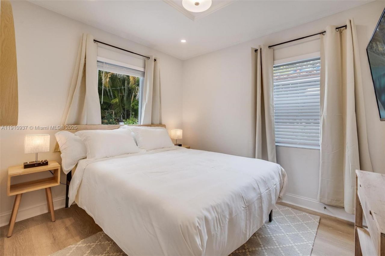 2969 SW 20th St, Miami, FL 33145 Photo