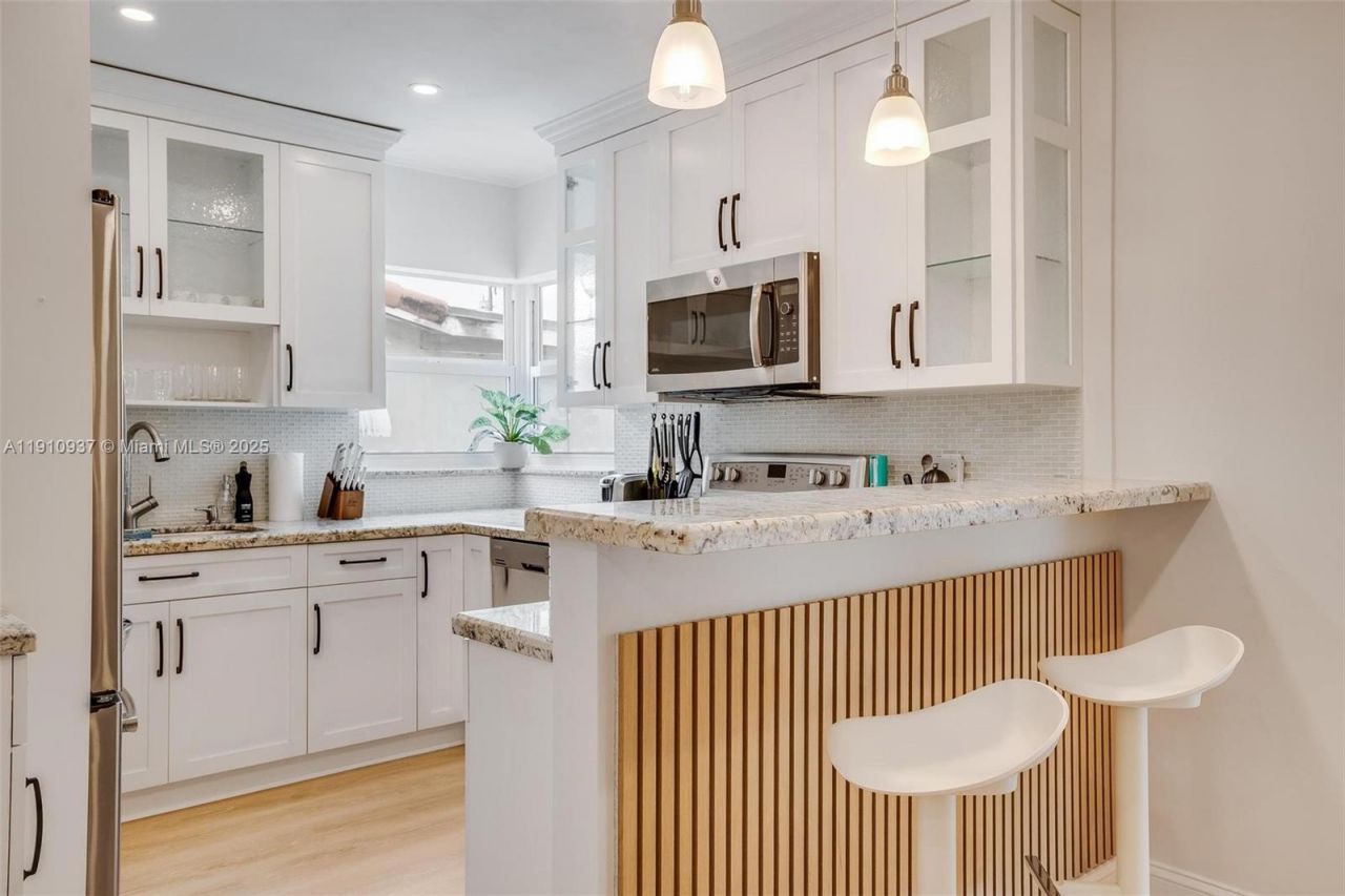 2969 SW 20th St, Miami, FL 33145 Photo