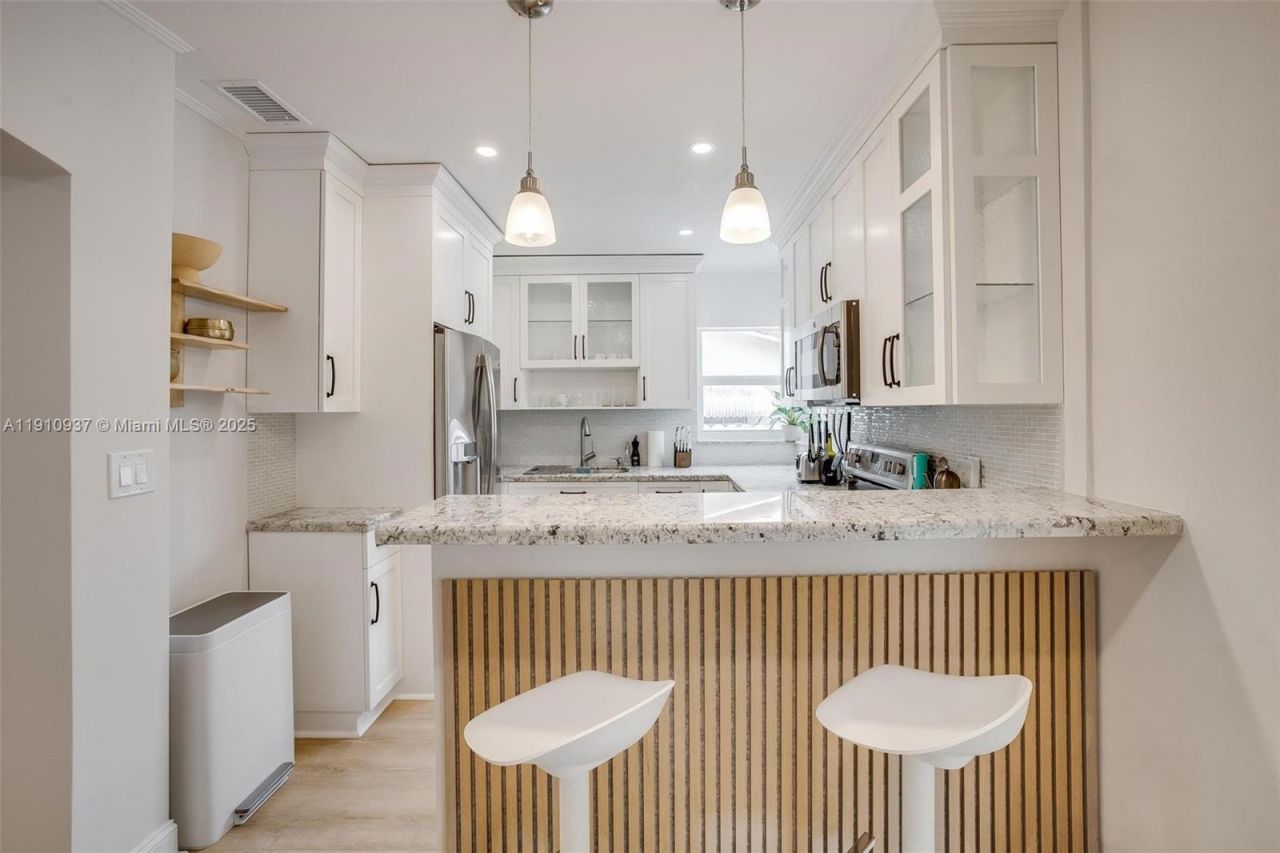 2969 SW 20th St, Miami, FL 33145 Photo