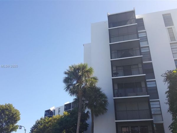 3401 N Country Club Dr, Unit 412, Aventura, FL 33180