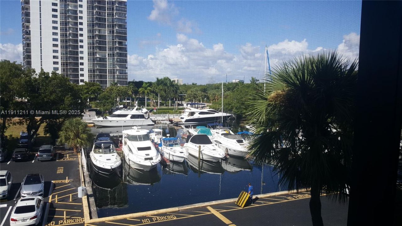 3401 N Country Club Dr, Unit 412, Aventura, FL 33180 Photo