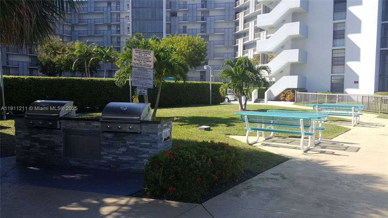 3401 N Country Club Dr, Unit 412, Aventura, FL 33180 Photo