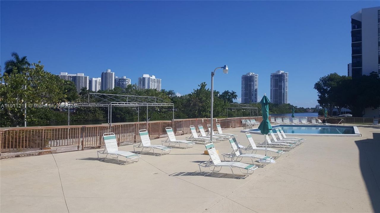 3401 N Country Club Dr, Unit 412, Aventura, FL 33180 Photo