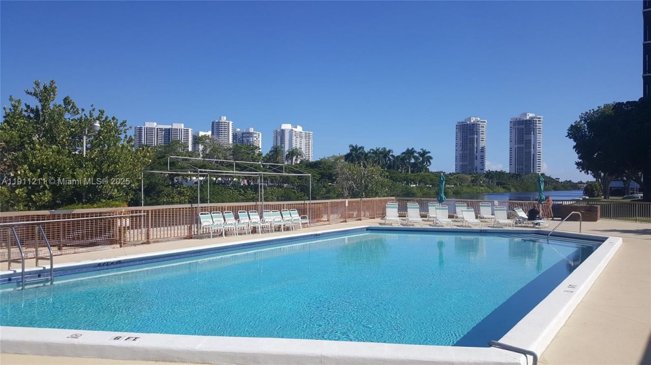 3401 N Country Club Dr, Unit 412, Aventura, FL 33180 Photo