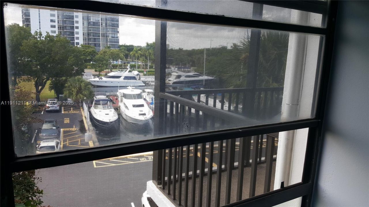 3401 N Country Club Dr, Unit 412, Aventura, FL 33180 Photo