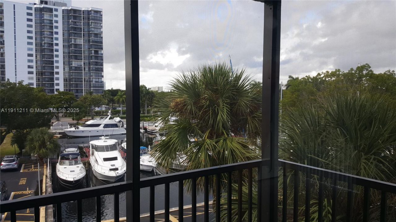 3401 N Country Club Dr, Unit 412, Aventura, FL 33180 Photo