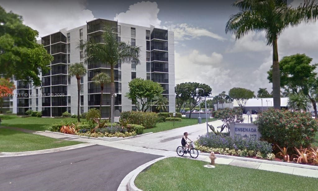 3401 N Country Club Dr, Unit 412, Aventura, FL 33180 Photo