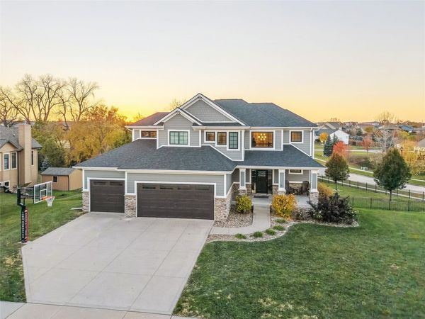 7628 Silverstone Court, Johnston, IA 50131