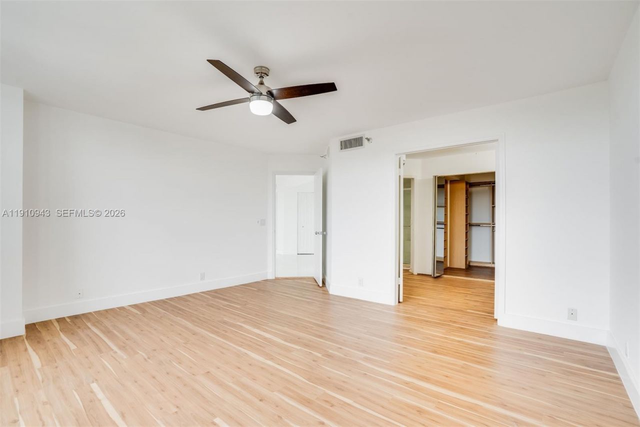 3500 Mystic Pointe Dr, Unit 1205, Aventura, FL 33180 Photo