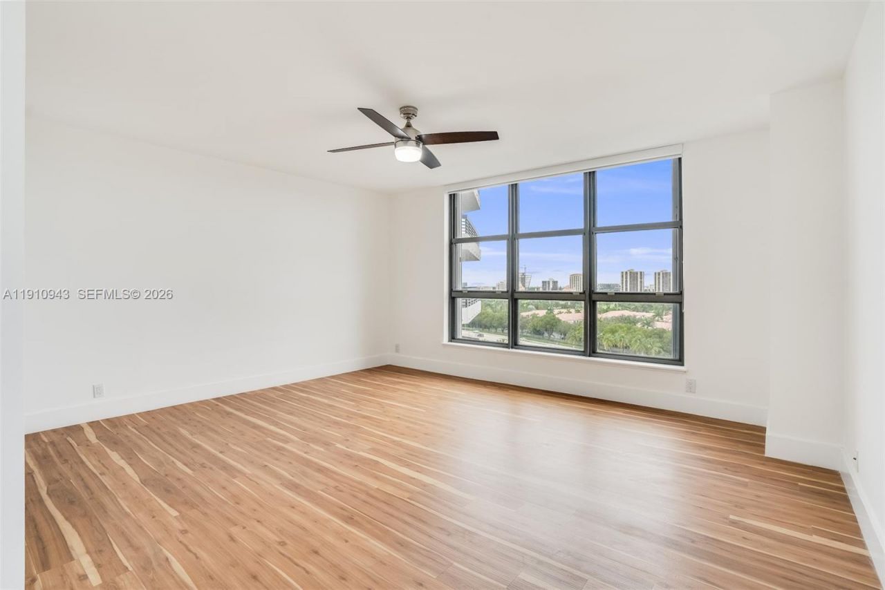 3500 Mystic Pointe Dr, Unit 1205, Aventura, FL 33180 Photo