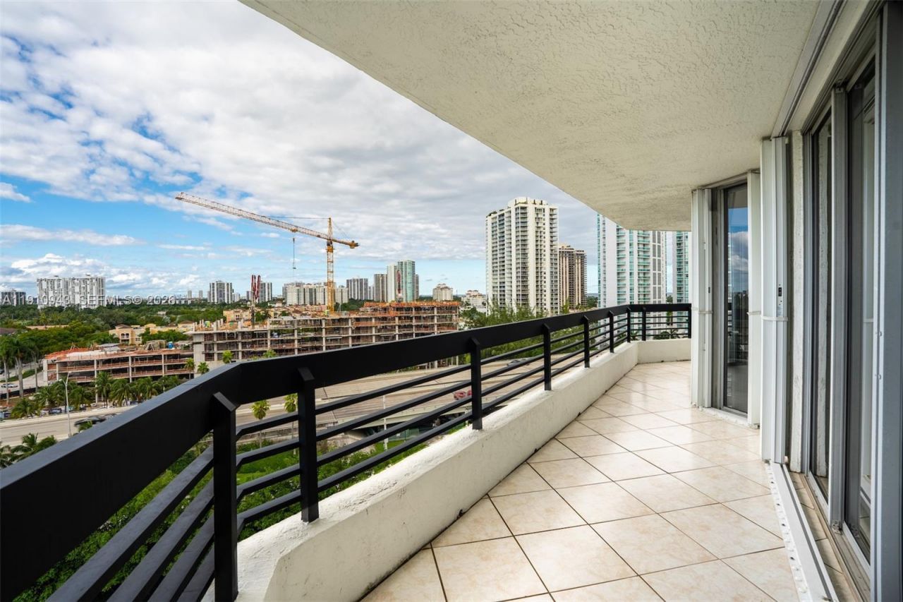 3500 Mystic Pointe Dr, Unit 1205, Aventura, FL 33180 Photo