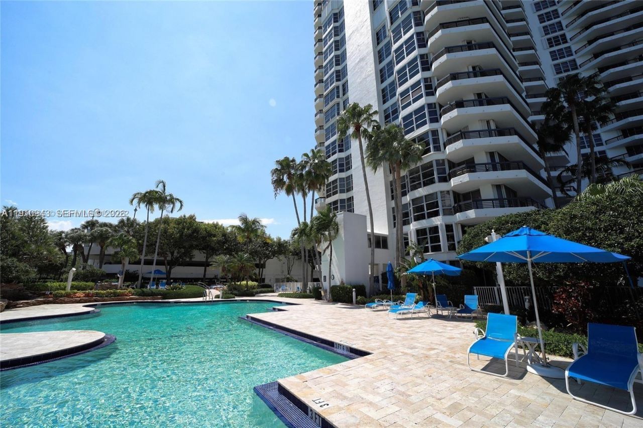 3500 Mystic Pointe Dr, Unit 1205, Aventura, FL 33180 Photo