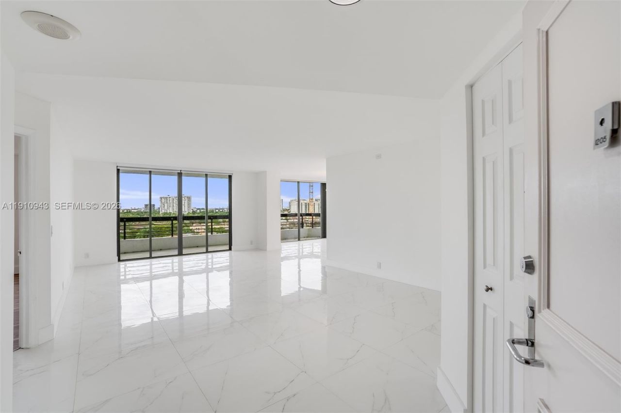 3500 Mystic Pointe Dr, Unit 1205, Aventura, FL 33180 Photo