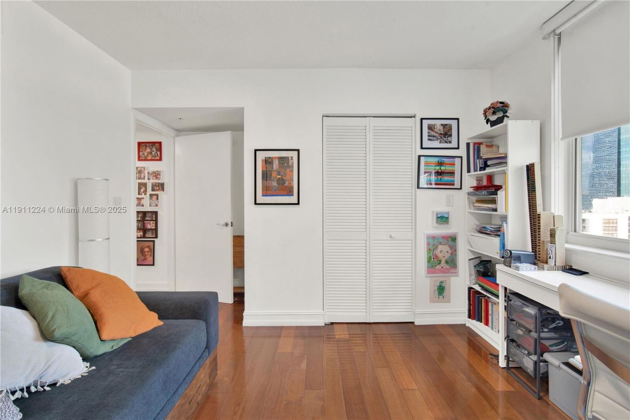 31 SE 5th St, Unit 2910, Miami, FL 33131 Photo