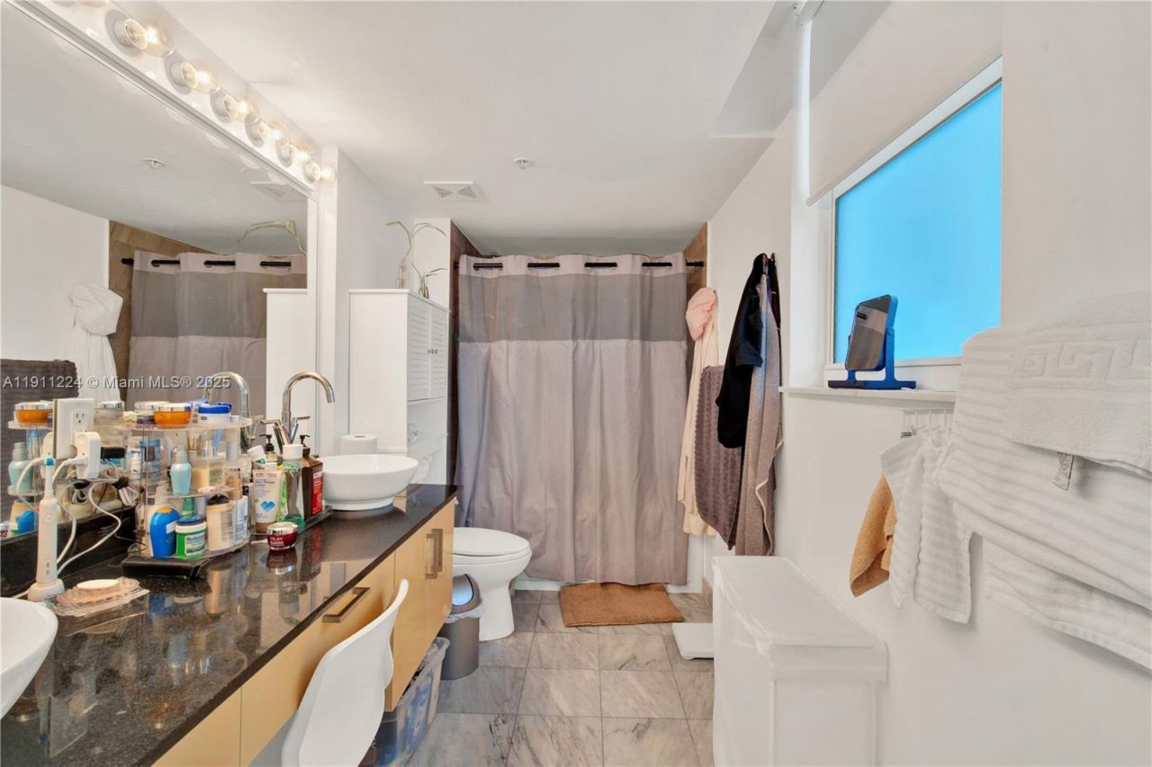 31 SE 5th St, Unit 2910, Miami, FL 33131 Photo