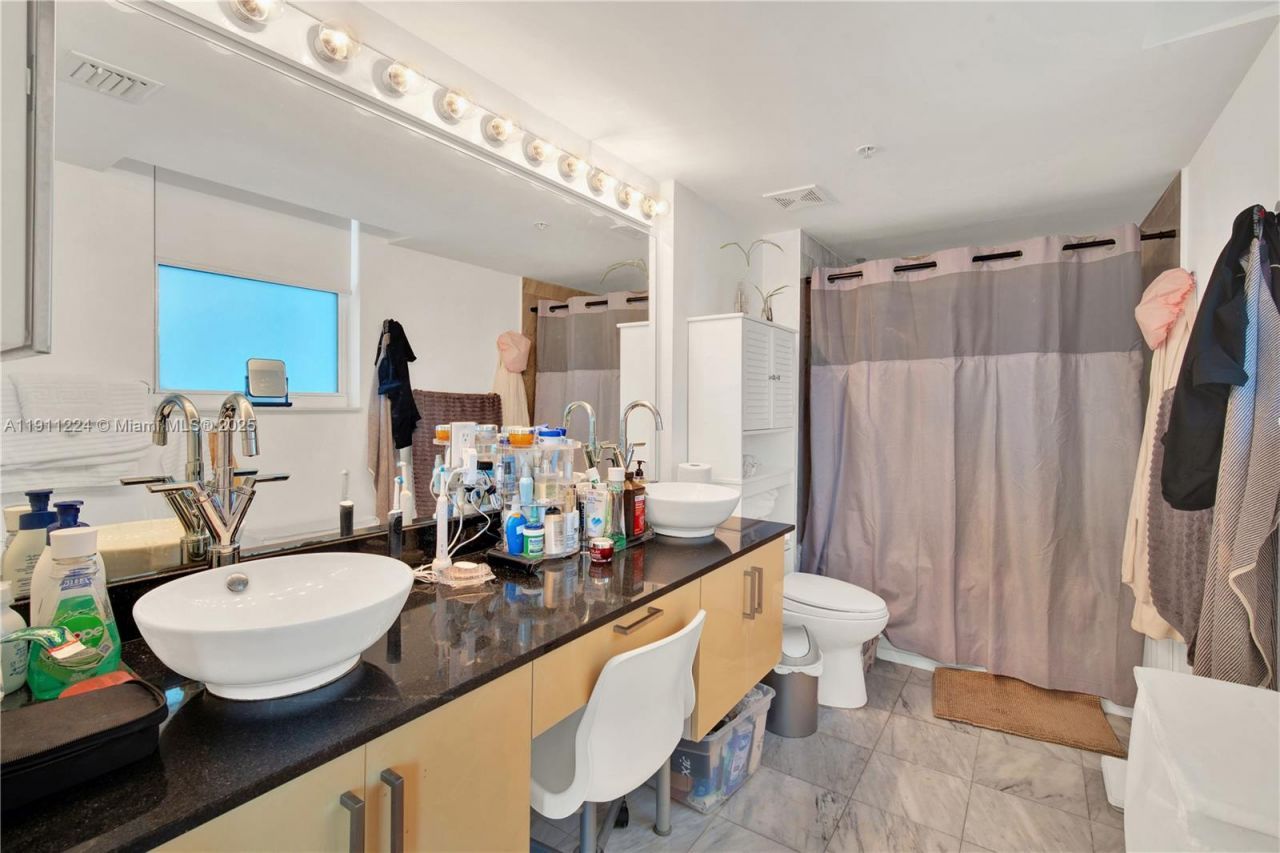 31 SE 5th St, Unit 2910, Miami, FL 33131 Photo