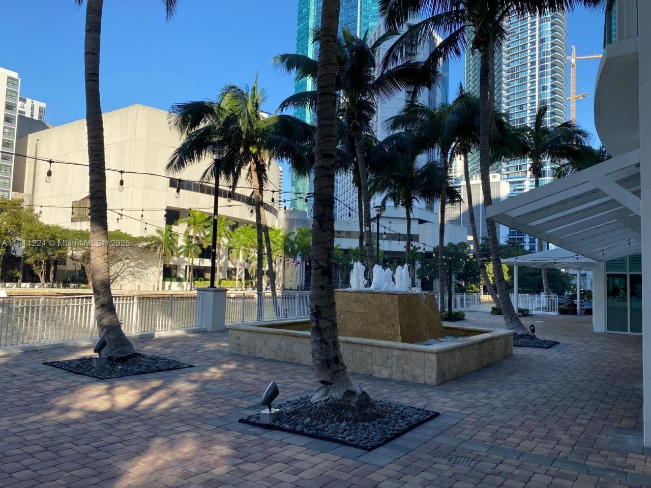 31 SE 5th St, Unit 2910, Miami, FL 33131 Photo