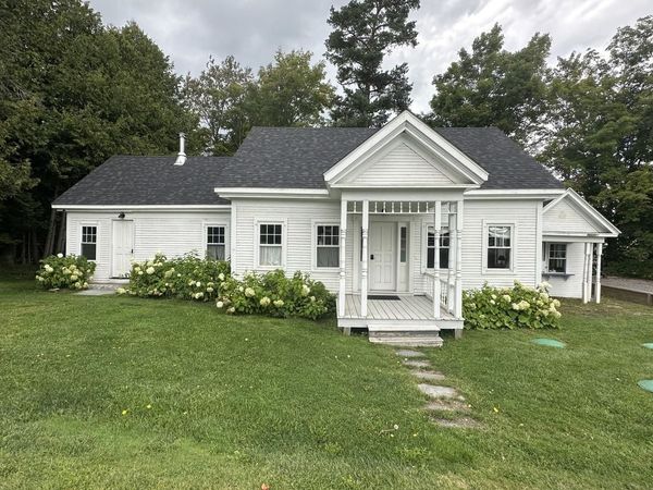 38 Beach Road, Greensboro, VT 05841