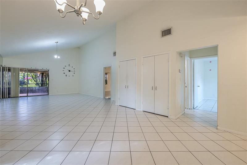 5614 Hammock Lane, Unit 113, Lauderhill, FL 33319 Photo