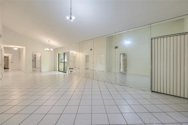 5614 Hammock Lane, Unit 113, Lauderhill, FL 33319 Photo