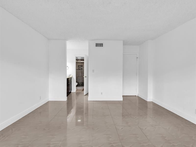 2659 N Carambola Circle, Unit 106, Pompano Beach, FL 33066 Photo