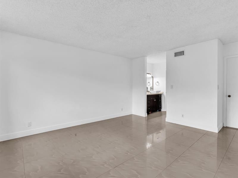 2659 N Carambola Circle, Unit 106, Pompano Beach, FL 33066 Photo