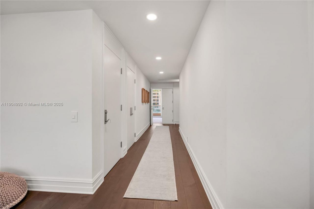 10 Edgewater Dr, Unit 4F, Coral Gables, FL 33133 Photo