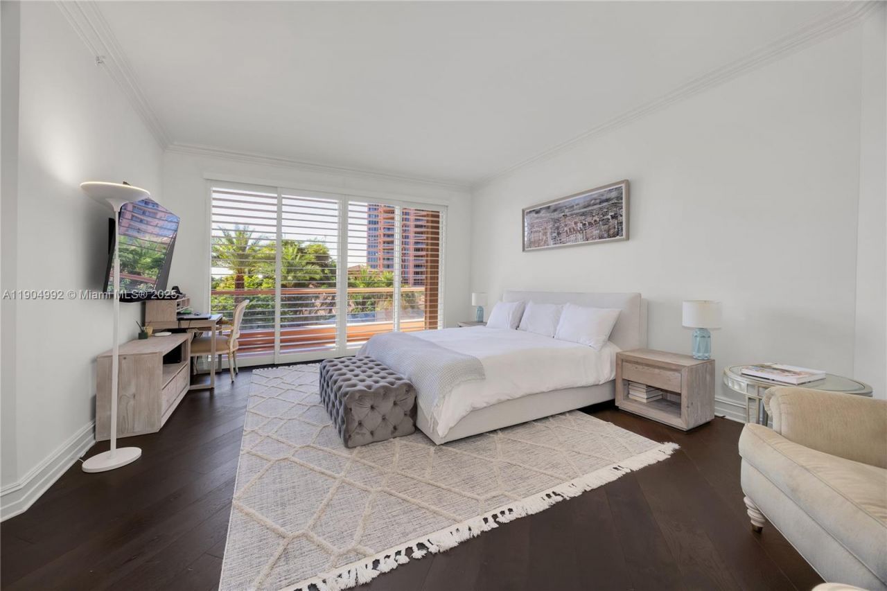 10 Edgewater Dr, Unit 4F, Coral Gables, FL 33133 Photo