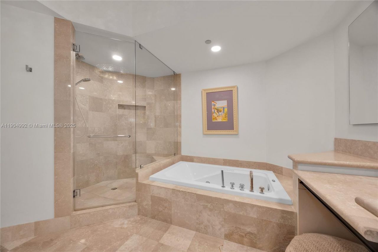 10 Edgewater Dr, Unit 4F, Coral Gables, FL 33133 Photo