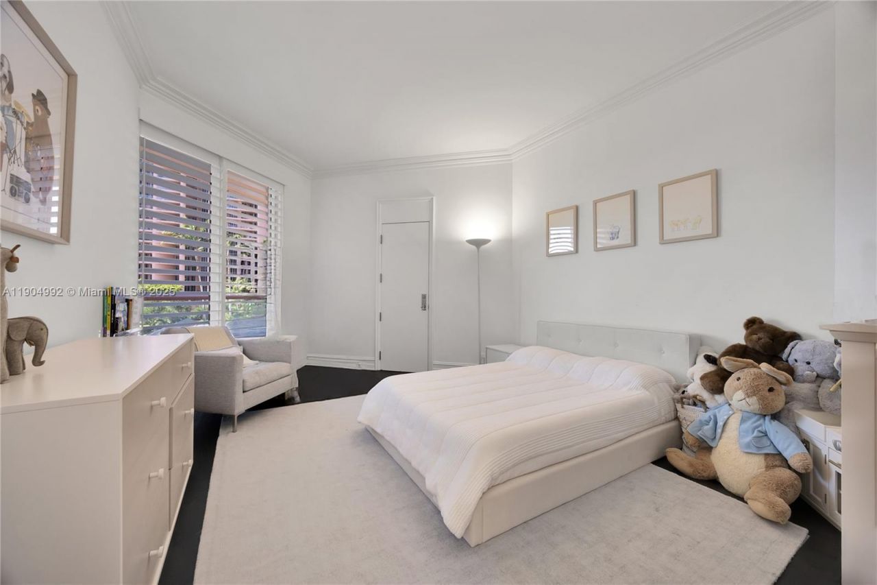 10 Edgewater Dr, Unit 4F, Coral Gables, FL 33133 Photo