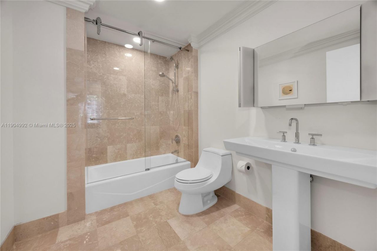 10 Edgewater Dr, Unit 4F, Coral Gables, FL 33133 Photo