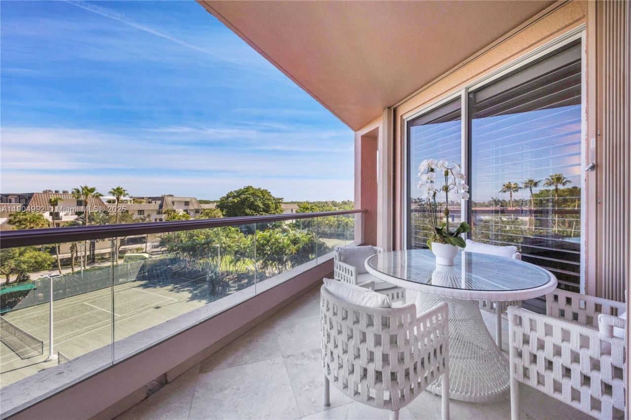 10 Edgewater Dr, Unit 4F, Coral Gables, FL 33133 Photo