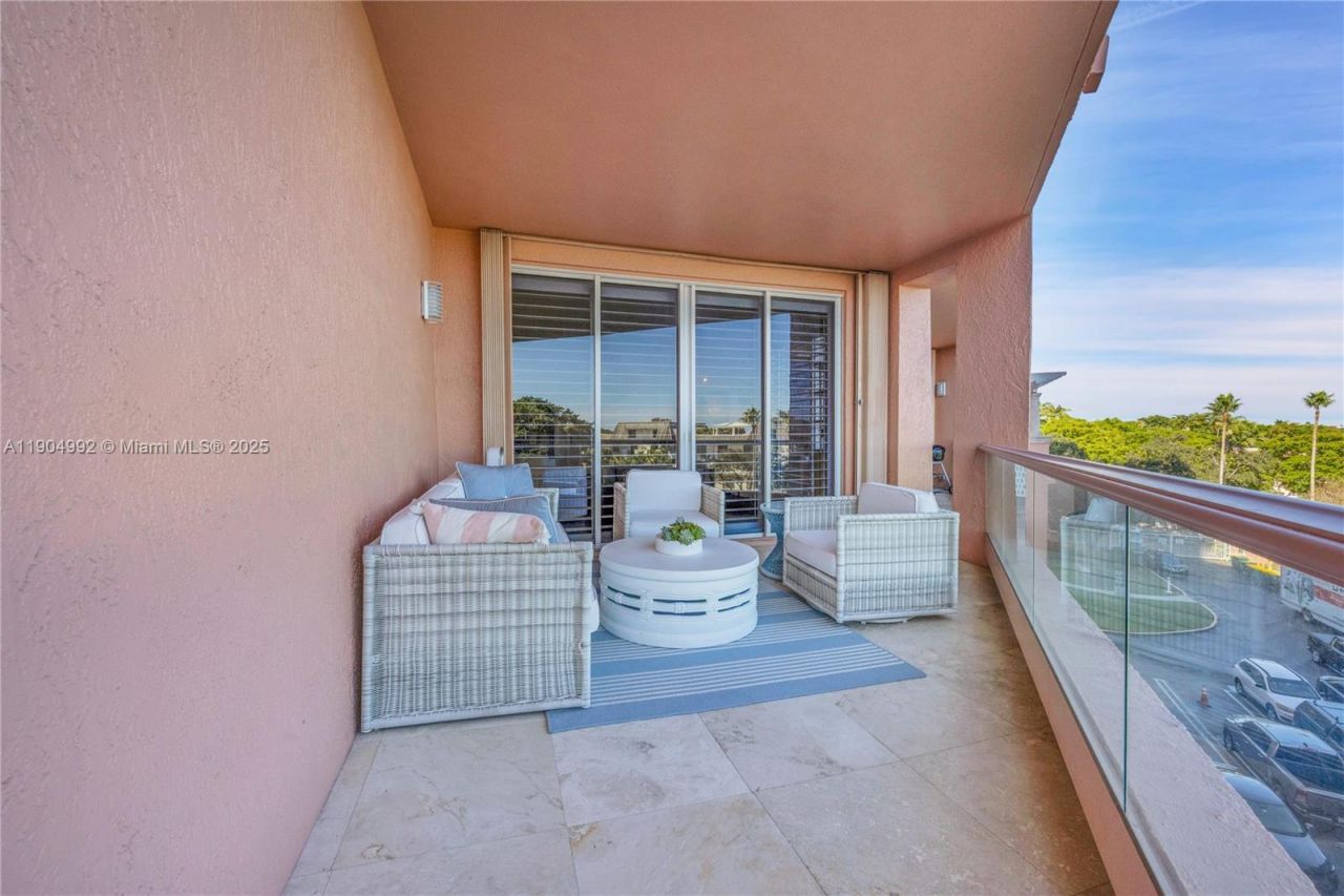 10 Edgewater Dr, Unit 4F, Coral Gables, FL 33133 Photo