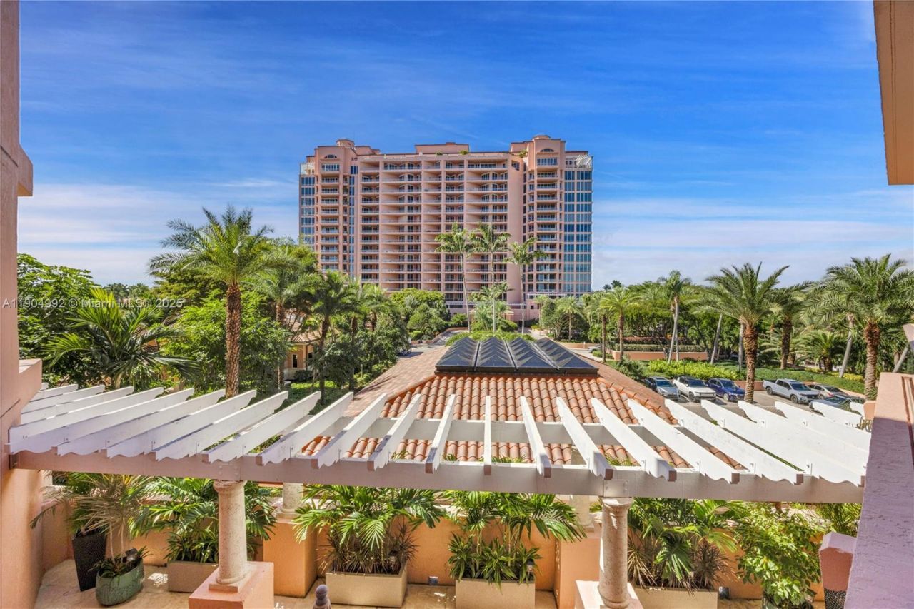 10 Edgewater Dr, Unit 4F, Coral Gables, FL 33133 Photo