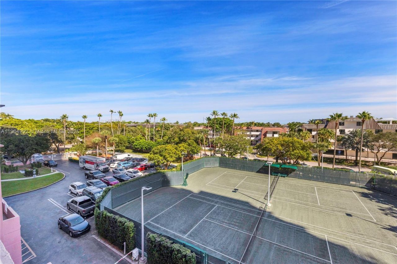 10 Edgewater Dr, Unit 4F, Coral Gables, FL 33133 Photo