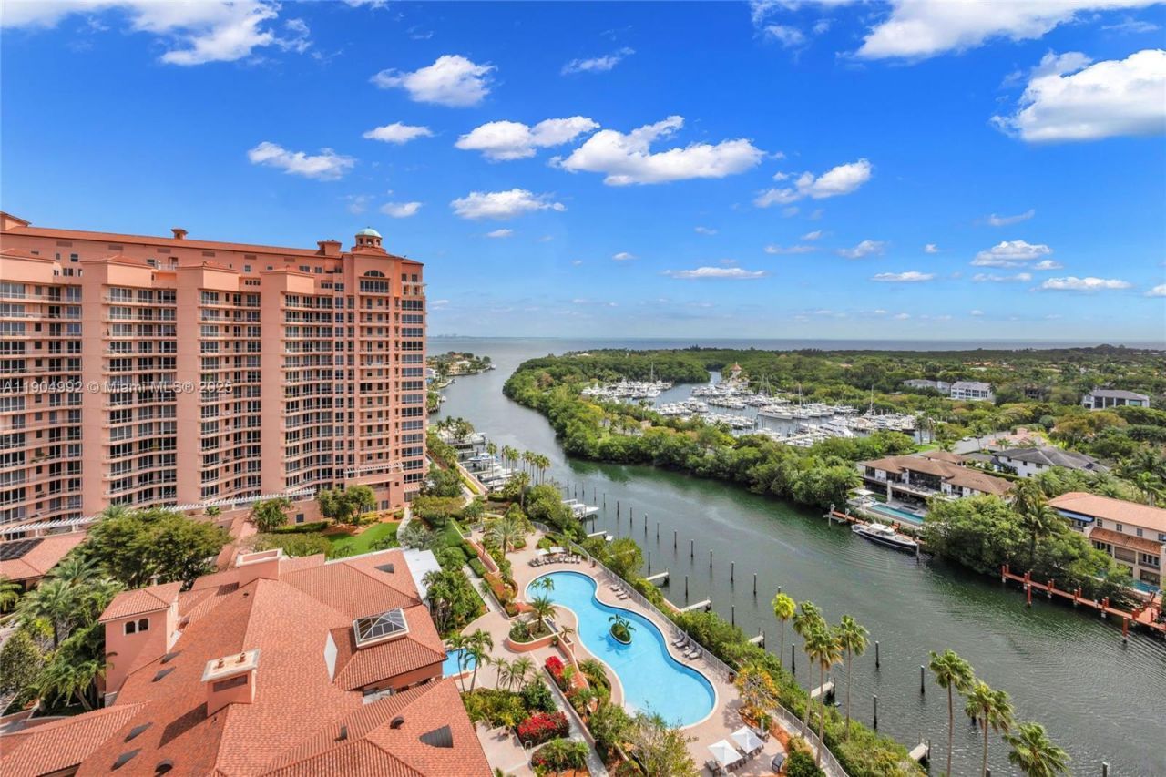 10 Edgewater Dr, Unit 4F, Coral Gables, FL 33133 Photo