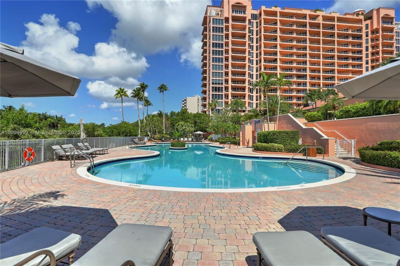 10 Edgewater Dr, Unit 4F, Coral Gables, FL 33133 Photo