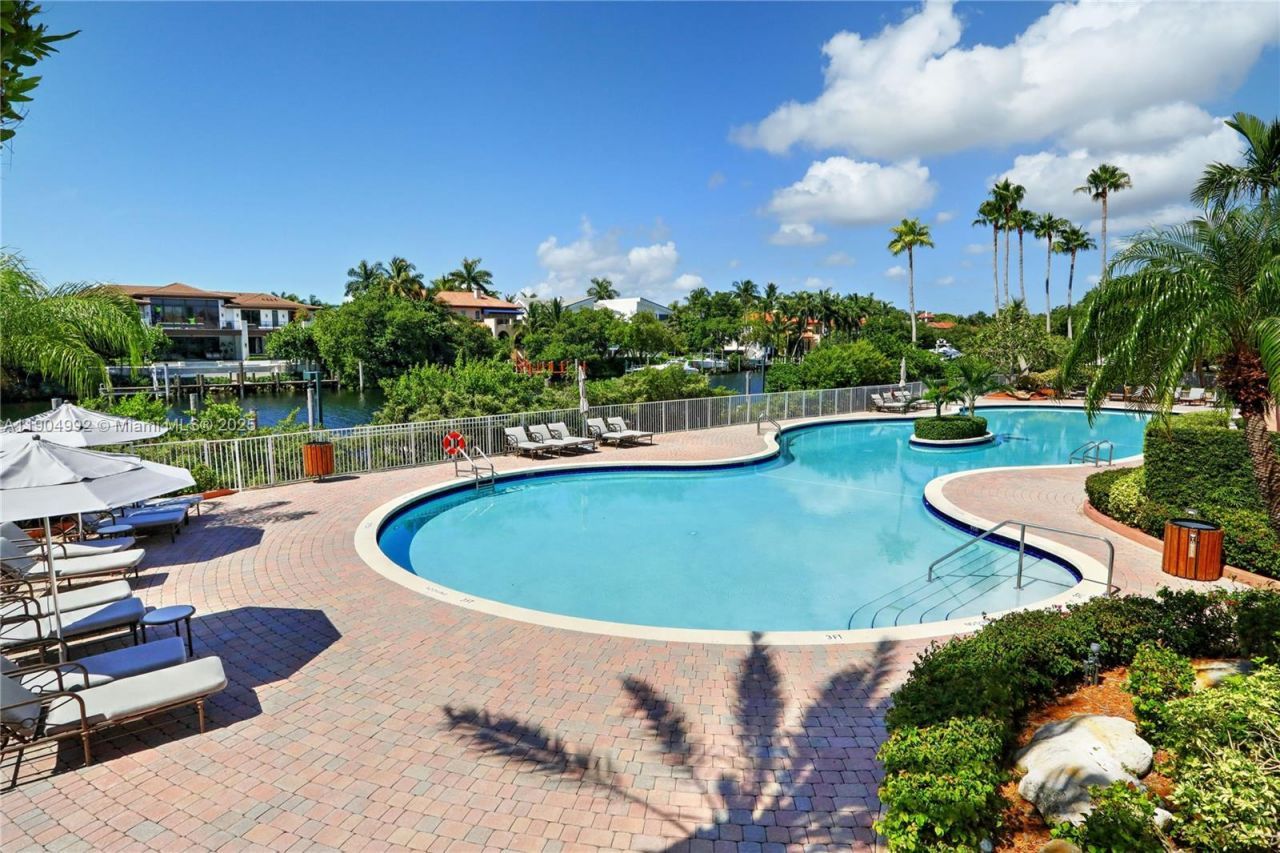 10 Edgewater Dr, Unit 4F, Coral Gables, FL 33133 Photo