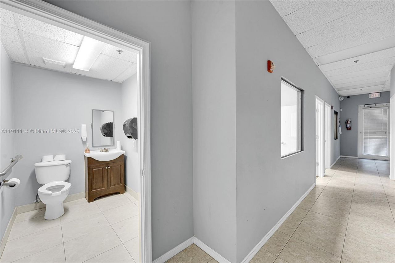 601 N Congress Ave, Unit 105, Delray Beach, FL 33445 Photo