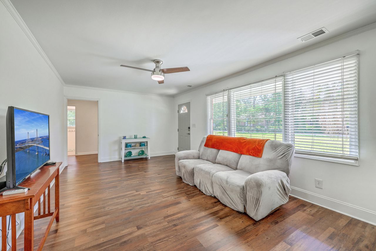 2736 Shadow Lane Photo 10