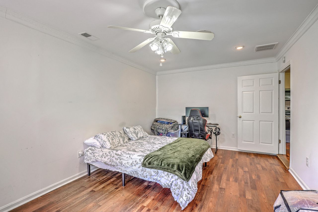 2736 Shadow Lane Photo 17