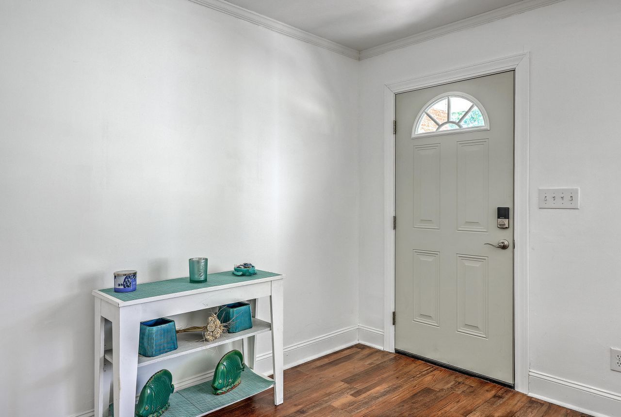 2736 Shadow Lane Photo 6