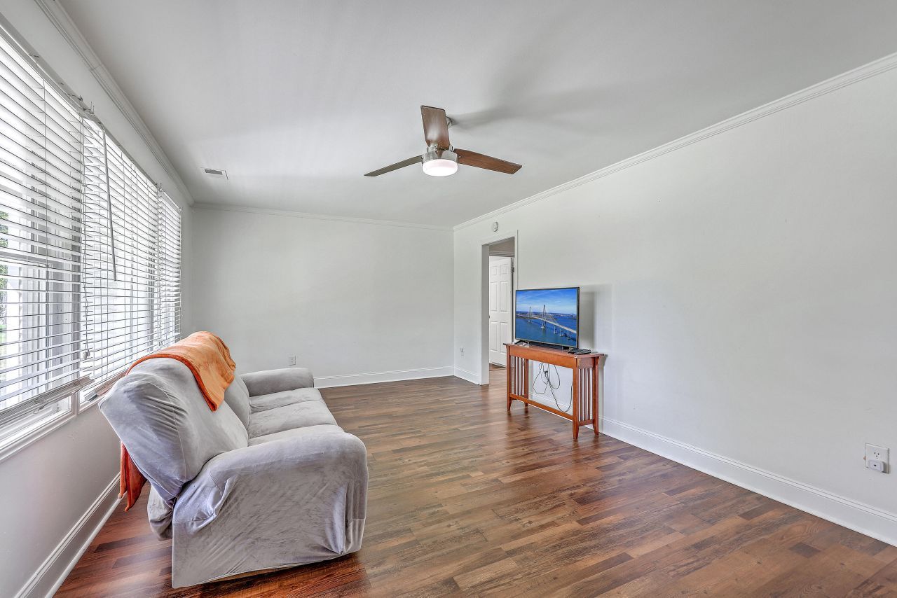 2736 Shadow Lane Photo 8