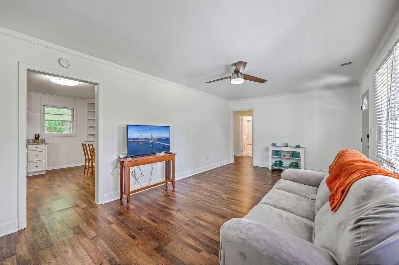 2736 Shadow Lane Photo 9